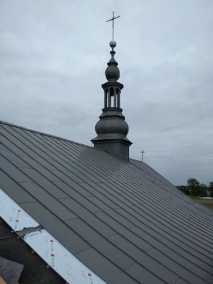 Zdjęcia z koncowej części remontu dachu kościoła