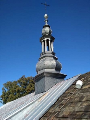 Zdjęcia z koncowej części remontu dachu kościoła-37