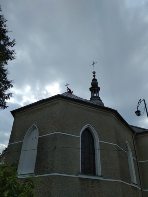 Zdjęcia z koncowej części remontu dachu kościoła-50